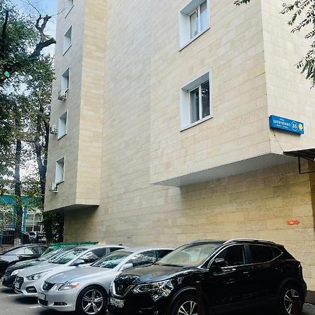 Уютная Квартира В Самом Сердце Алматы Almatı Dış mekan fotoğraf