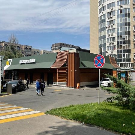 Уютная Квартира В Самом Сердце Алматы Almatı Dış mekan fotoğraf
