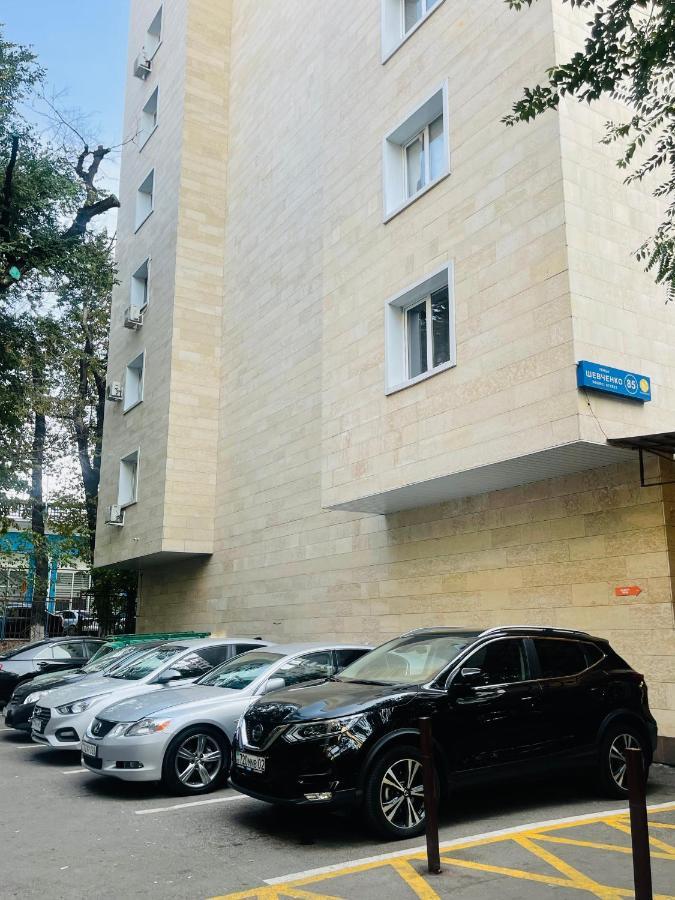 Уютная Квартира В Самом Сердце Алматы Almatı Dış mekan fotoğraf